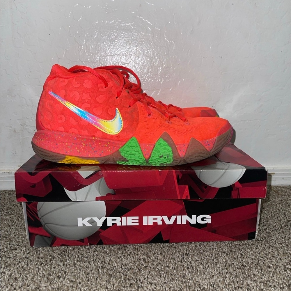 Nike size 11 - Kyrie 4 low lucky charms